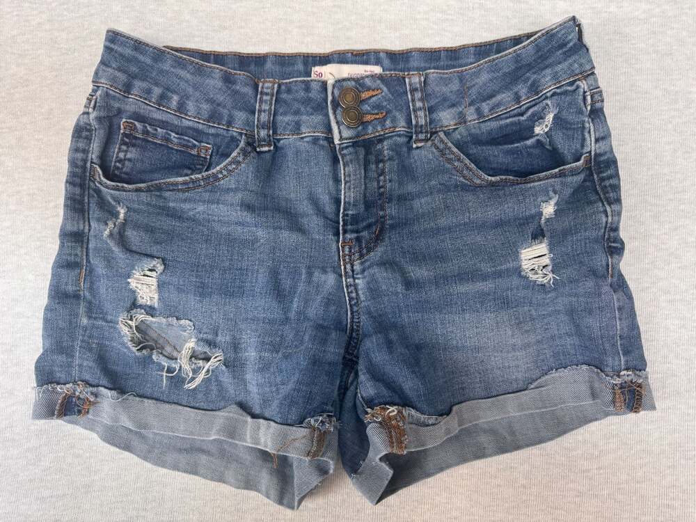 AMERICAN RAG Womens 1195 Blue Frayed Cuffed Short 3 Juniors